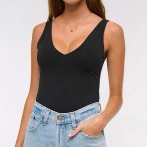 Hollister Soft Touch Shelf Bra V Neck Tank Top Bodysuit - Black - Small